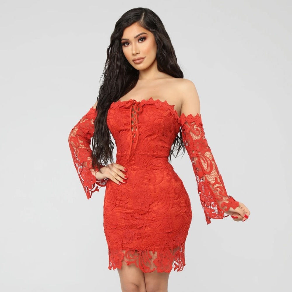 FASHION NOVA “Evening of Romance” lace mini dress